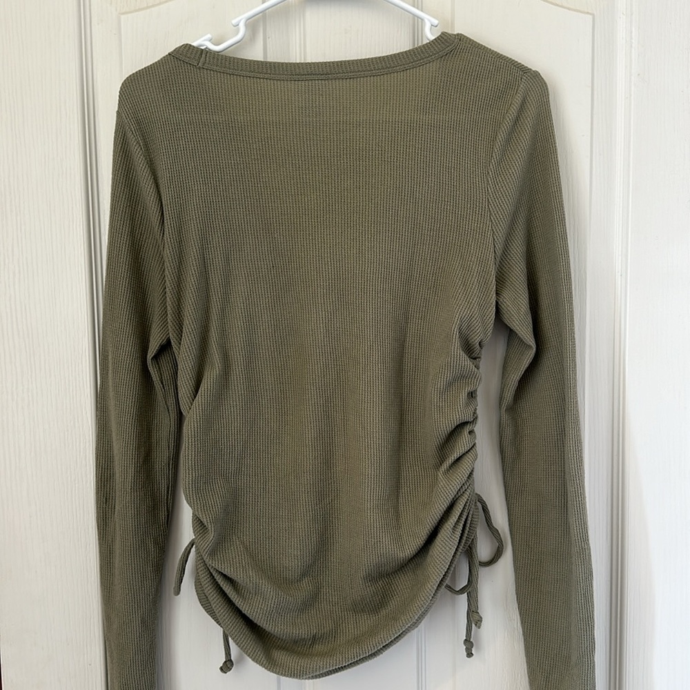Pink Victoria Secret long sleeve tee - Picture 4 of 4